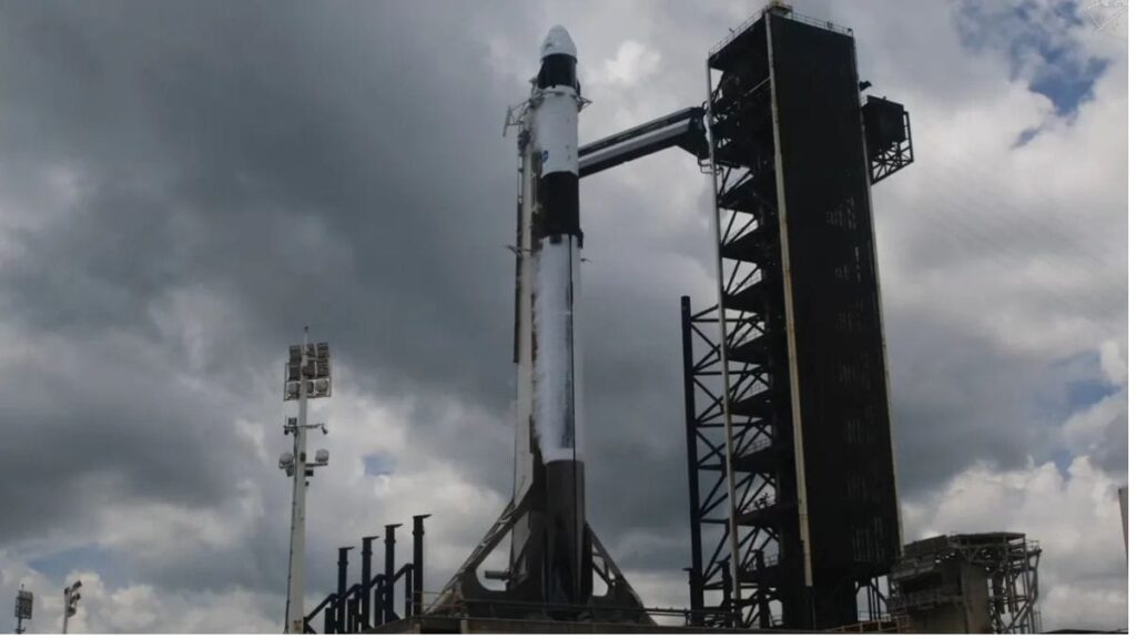 Space X, NASA delayed staff -11 launch caused coarse clouds at the Kennedy Space Center