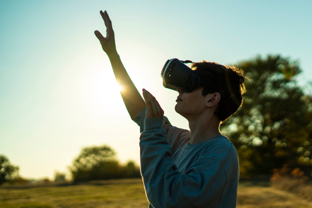 Studies suggest that VR headset can be a source for pain management