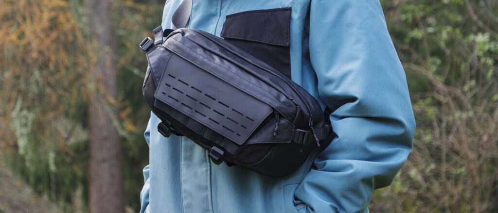 Alanzi 9L Camera Sling Bag with Tripod Holder B122 Review